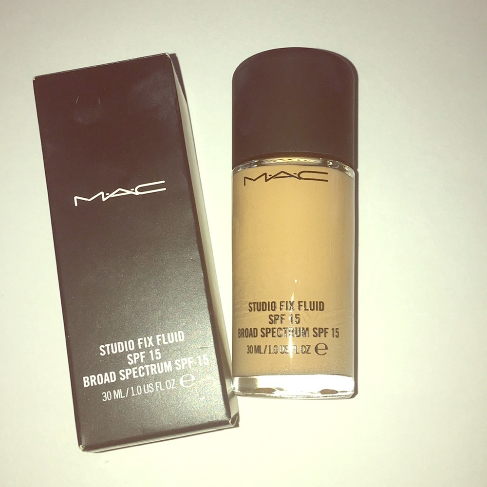 MAC Studio Fix Fluid SPF 15 Foundation